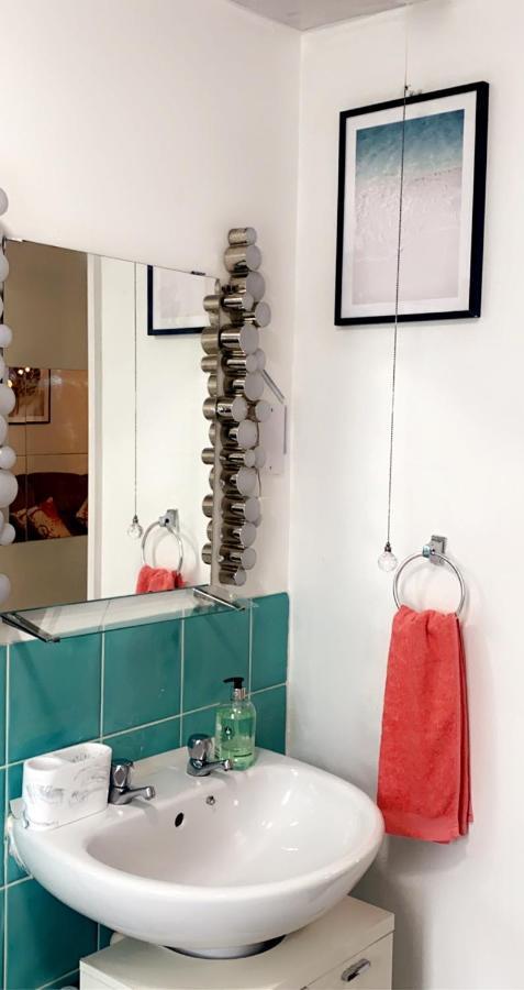 Lovely 2 Bed Flat/Apt In East London- Nice Estate. Dagenham Zewnętrze zdjęcie
